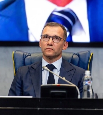 Шевченко запросив керівників ФІФА та УЄФА відвідати Україну