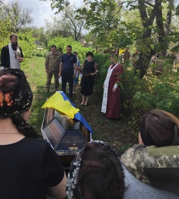 В Устинівській громаді попрощалися із загиблим на Донеччині військовим 