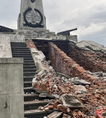 В Днепре снова требуют демонтировать памятник героям Севастопольской обороны