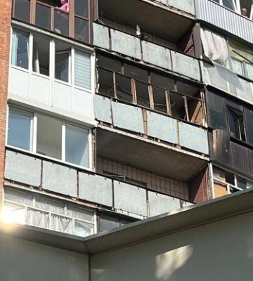 У Полтаві тривають роботи з ліквідації наслідків російського обстрілу