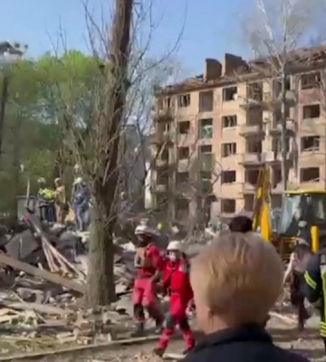 Молодша сестра у лікарні. Активісти розповіли про 17-річного Даню та його батьків, які загинули внаслідок атаки РФ по Києву