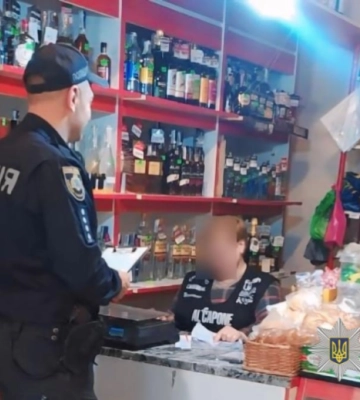 Підакцизні товари на суму майже 200 тисяч гривень: поліцейські Дніпропетровщини припинили нелегальну торгівлю
