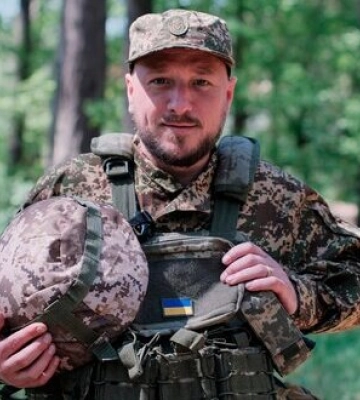 &quot;Довелося виламувати двері. Спершу врятував дитину&quot;: нацгвардієць витягнув 3-річну дівчинку з батьками з-під завалів у Києві