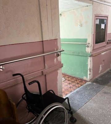 «Приголомшливі краєвиди»: депутат показав замуровані вікна Чернівецької обласної лікарні