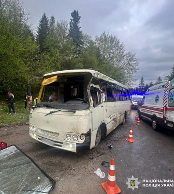 Загинула 12-річна пасажирка автобуса в ДТП на Львівщині. Затримано водія вантажівки