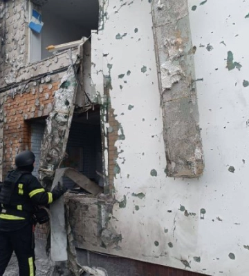 Головне за ніч та ранок суботи, 26 квітня: атака дронів на Харків, понад 150 боєзіткнень, Зеленський в Римі