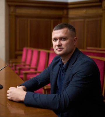 Нардеп від Сум без житла у місті, зате з двома новими авто