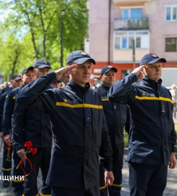 Рівненські рятувальники вшанували ліквідаторів Чорнобильської катастрофи