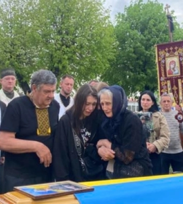 Зовсім юний: у Луцькому районі попрощалися із воїном Романом Романюком 