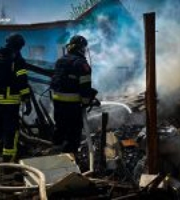 Атака російських військ дронами в Херсонській області призвела до пожежі