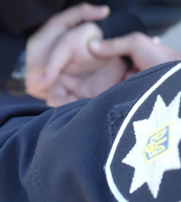 У Луцьку п’яний чоловік вдарив поліцейського: як покарали