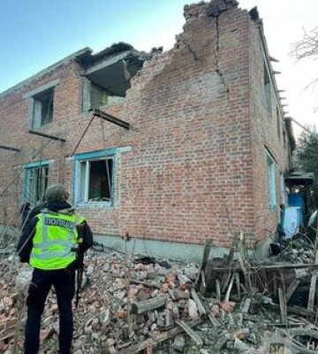 Вночі рашисти обстріляли Краснопільську громаду на Сумщині, постраждала 85-річна жінка. ФОТОрепортаж