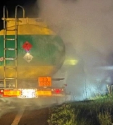 У Луцькому районі на дорозі загорівся бензовоз