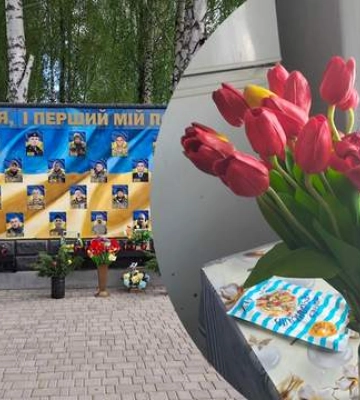Букет для девушки: на Ровенщине юноша похитил цветы со стелы погибших военных