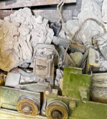 У Києві в будинку зірвався ліфт з людиною всередині — фото та відео