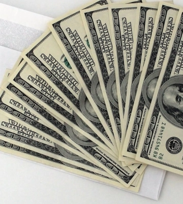 В Киеве задержали организатора выезда за границу за $50 тыс.