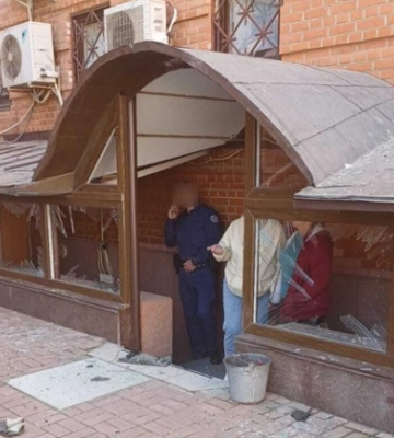 В Херсоне из-за обстрела повреждены здания судебных учреждений, фото