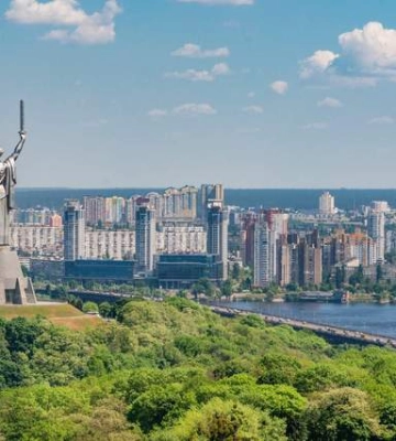 Куди піти в Києві: небанальні місця у столиці для спокійного відпочинку та фотосесій