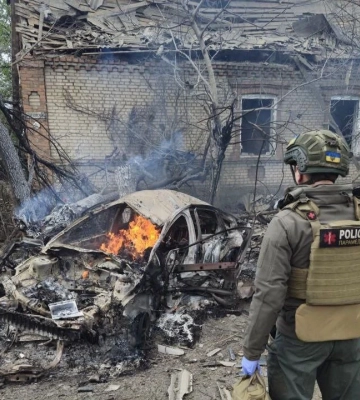 Окупанти зранку скинули КАБи на Костянтинівку: загинули 3 людини, 4 постраждали