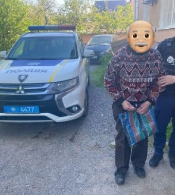 Патрульні Закарпаття допомогли загубленому чоловікові повернутися додому