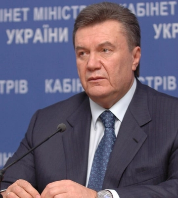 Януковичу объявили приговор за подстрекательство к дезертирству и незаконную переправку через границу