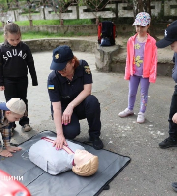 Домедична допомога: школярі Рівненщини вчаться рятувати життя