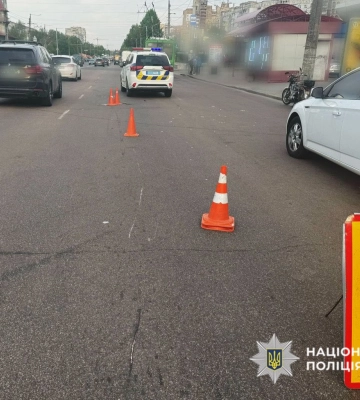 У Житомирі внаслідок зіткнення легковика та мопеда, постраждав літній кермувальник останнього. ФОТО