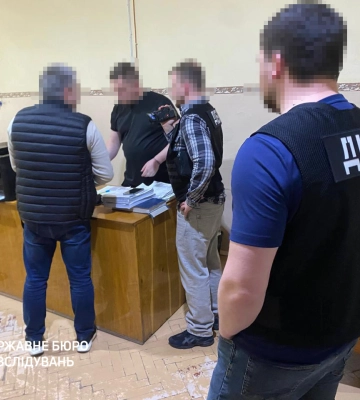ГБР: Главу ВВК в Черновцах разоблачили на подделке справок для уклонения от службы