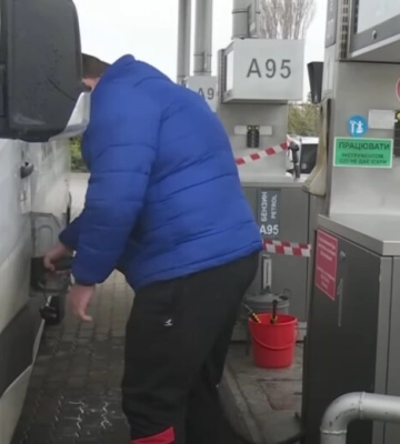 От 35 гривен за литр: АЗС показали отличие в ценах на бензин, дизель и автогаз на Киевщине и Львовщине
