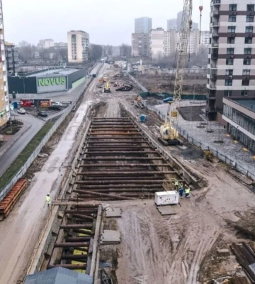 У Києві затопило ділянку будівництва метро на Виноградар, фото і відео
