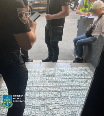 30 тисяч доларів за перетин кордону з Молдовою — у Києві затримали одного з організаторів