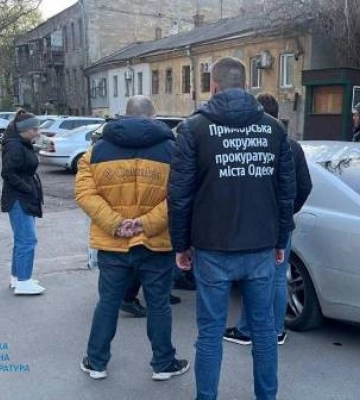 В Одесі чоловік за 3000 доларів США обіцяв працевлаштування до правоохоронних органів