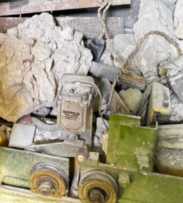 У Києві в будинку зірвався ліфт з людиною всередині — фото та відео