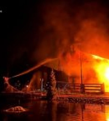 На Київщині уламки збитого БпЛА спричинили пожежу в готельно-ресторанному комплексі: займання ліквідовано