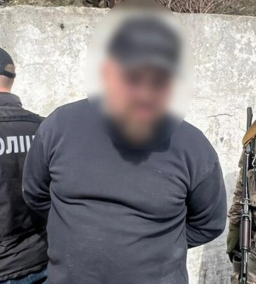 $50 000 за перетин державного кордону: у Києві затримали організатора схеми