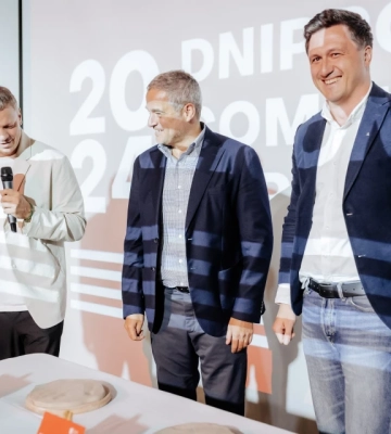 Амерікан Юніверсіті Київ запускає бакалаврські програми у Дніпрі та надає до 200 грантів на навчання