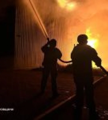 Російські атаки на Дніпропетровщині призвели до пожежі на агропідприємстві