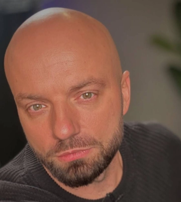 Отказался от имени из-за травм: Слава Демин шокирует правдой о псевдониме и детстве