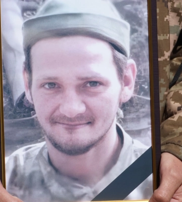 У Лебедині попрощалися із полеглим солдатом Юрієм Зубцем