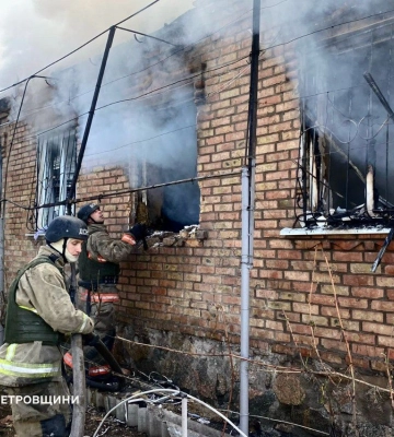Окупанти обстріляли рятувальників у Нікополі