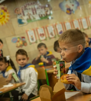 Вивчення російської мови у школах підтримують майже 40% українців – опитування