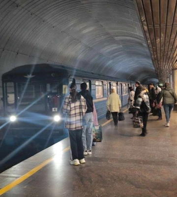Щоранку о 9 годині на станціях метро Дніпра оголошуватимуть хвилину мовчання за загиблими внаслідок війни