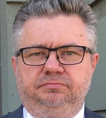 Санкции не позволяют Порошенко заключить договор о разделе имущества с женой, поэтому он делает это через суд - адвокат