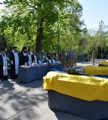 У Кропивницькому в останню путь провели чотирьох військових 
