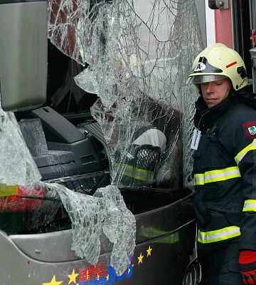 Дві серйозних аварії за ніч: українець за кермом вантажівки спричинив другу ДТП під Варшавою
