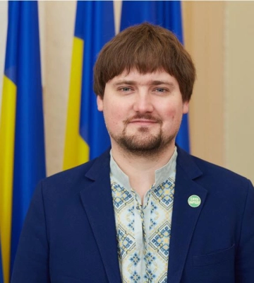 Сумський нардеп заробив у сім разів менше за дружину