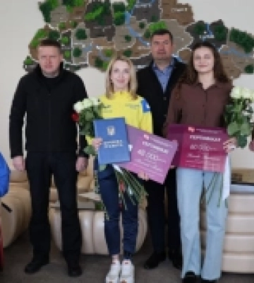 Спортсменки з Підгаєць та Іванич, а також їхні тренери отримали сертифікати за перемоги на міжнародному рівні