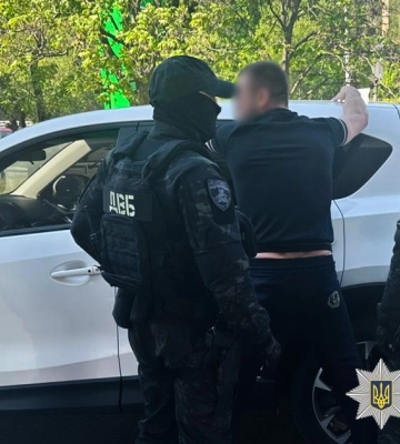 За $5 тис. обіцяв влаштувати на службу в ГУР МО: поліція у Києві затримала чоловіка. ФОТОрепортаж