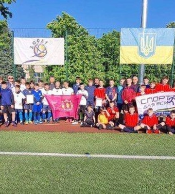 Юні спортсмени Запорізької області відзначили Всеукраїнський день футболу товариським матчем