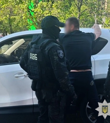 В Киеве мужчина за 5 тысяч долларов &quot;трудоустраивал&quot; в ГУР